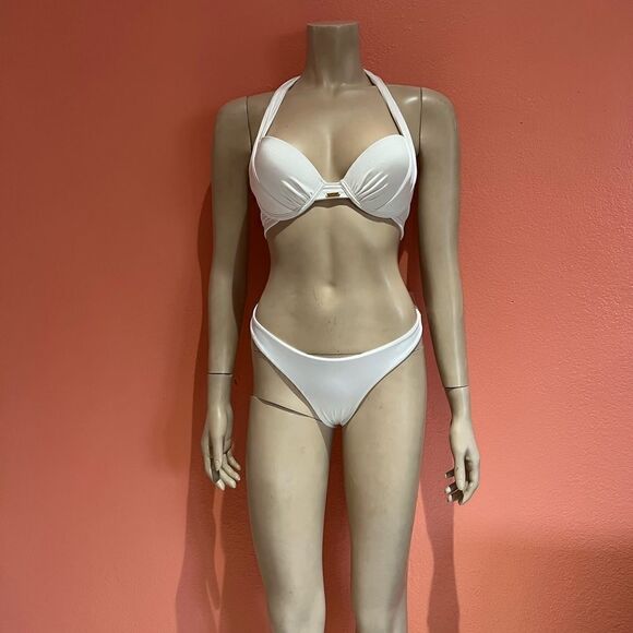 Beach bunny bikini set!! - Picture 1 of 7